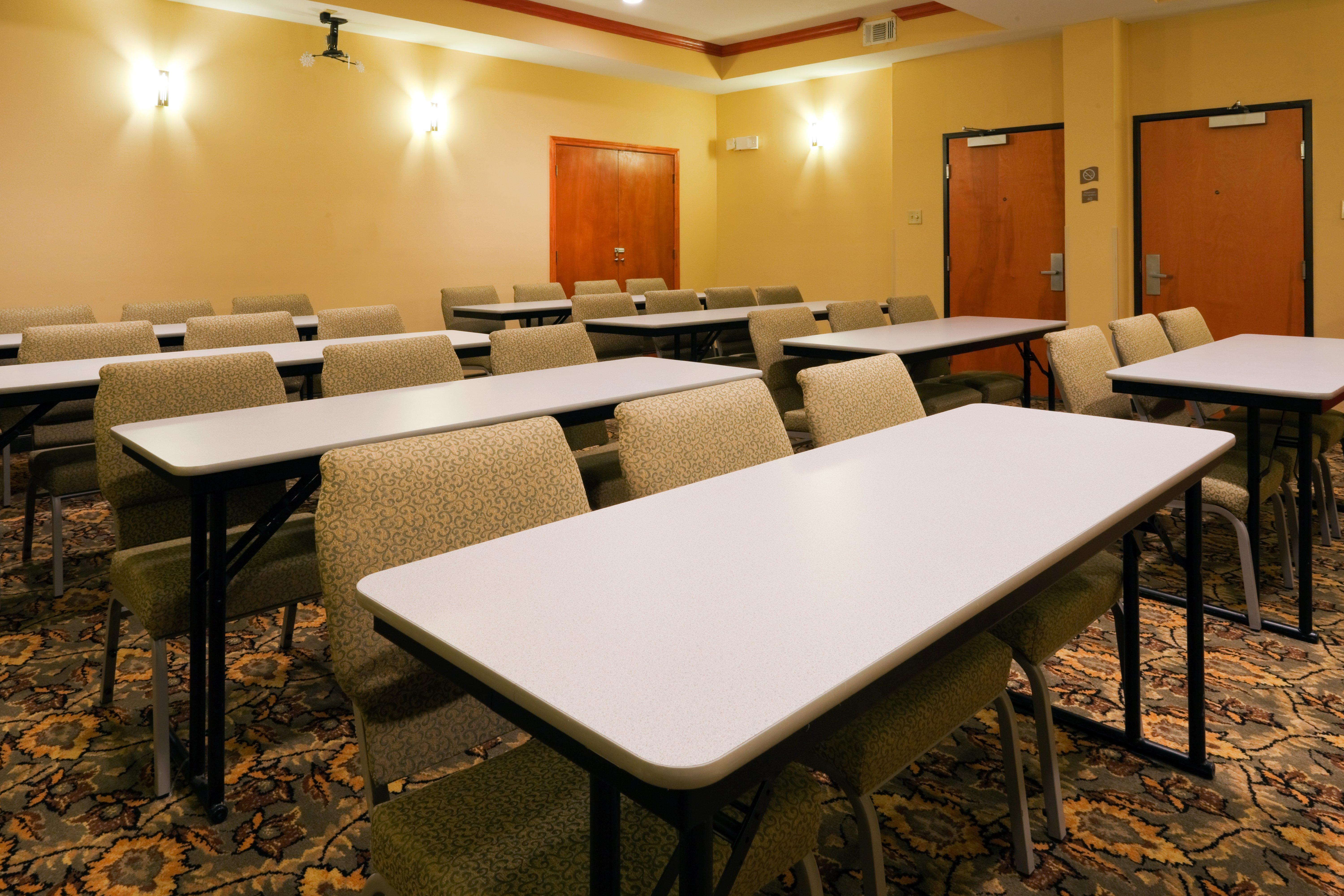 Holiday Inn Express Hotel And Suites Fairfield-North By Ihg Экстерьер фото
