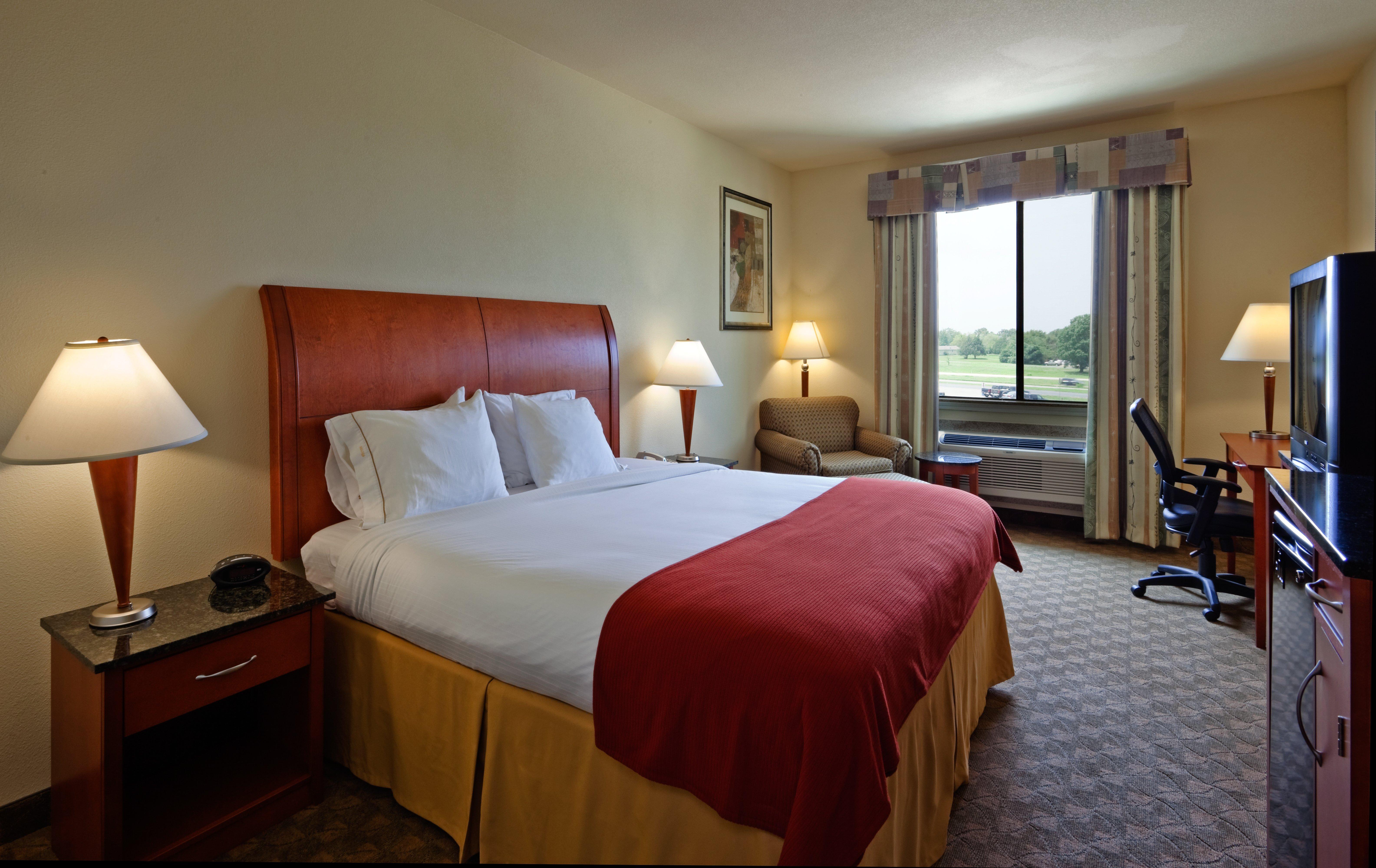 Holiday Inn Express Hotel And Suites Fairfield-North By Ihg Экстерьер фото